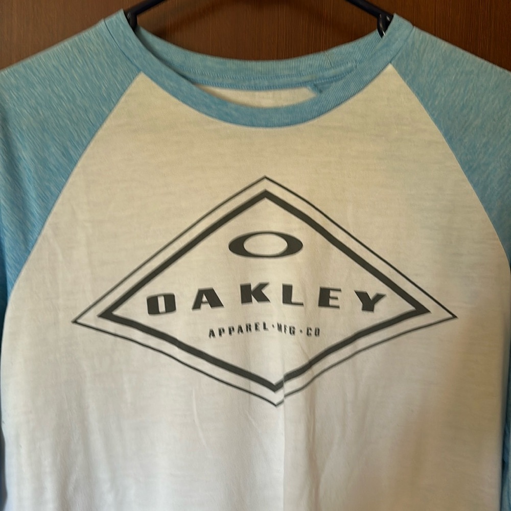 Oakley shirt